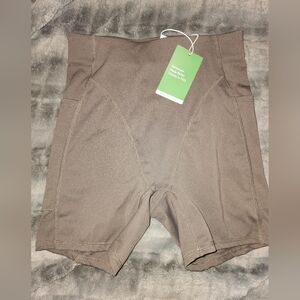 Halara High Waisted Biker Shorts Size Small Brown Side Pocket Athletic NWT
